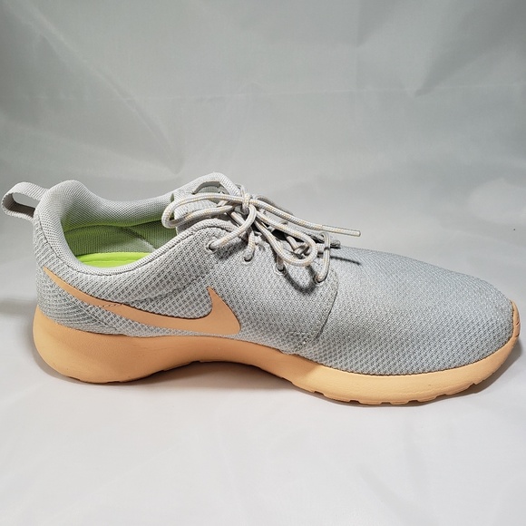 Women's Nike Roshe Run - Sz 8.5 - Picture 4 of 7